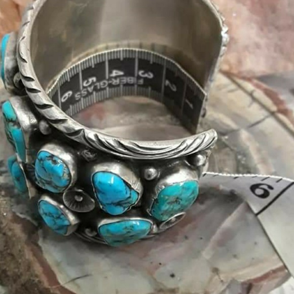Vintage Navajo Sterling Turquoise Cuff - Picture 6 of 8